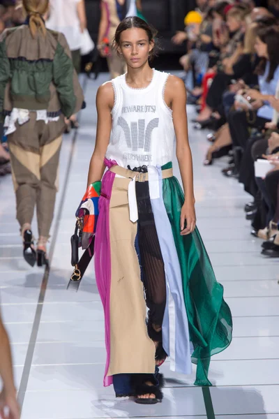 Look 14